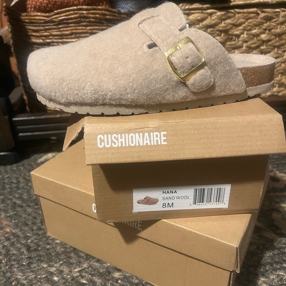 Cushionaire Hana Wool Clog Sand size 8 NIB